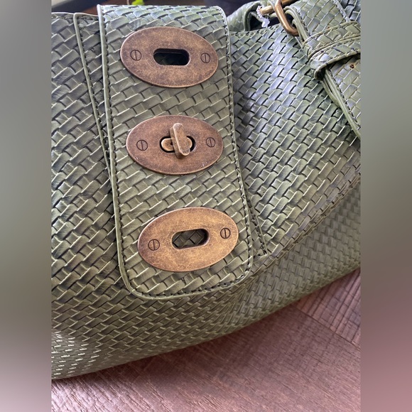 Charming Charlie Olive Green Basket Weave Hand Bag - Picture 2 of 5